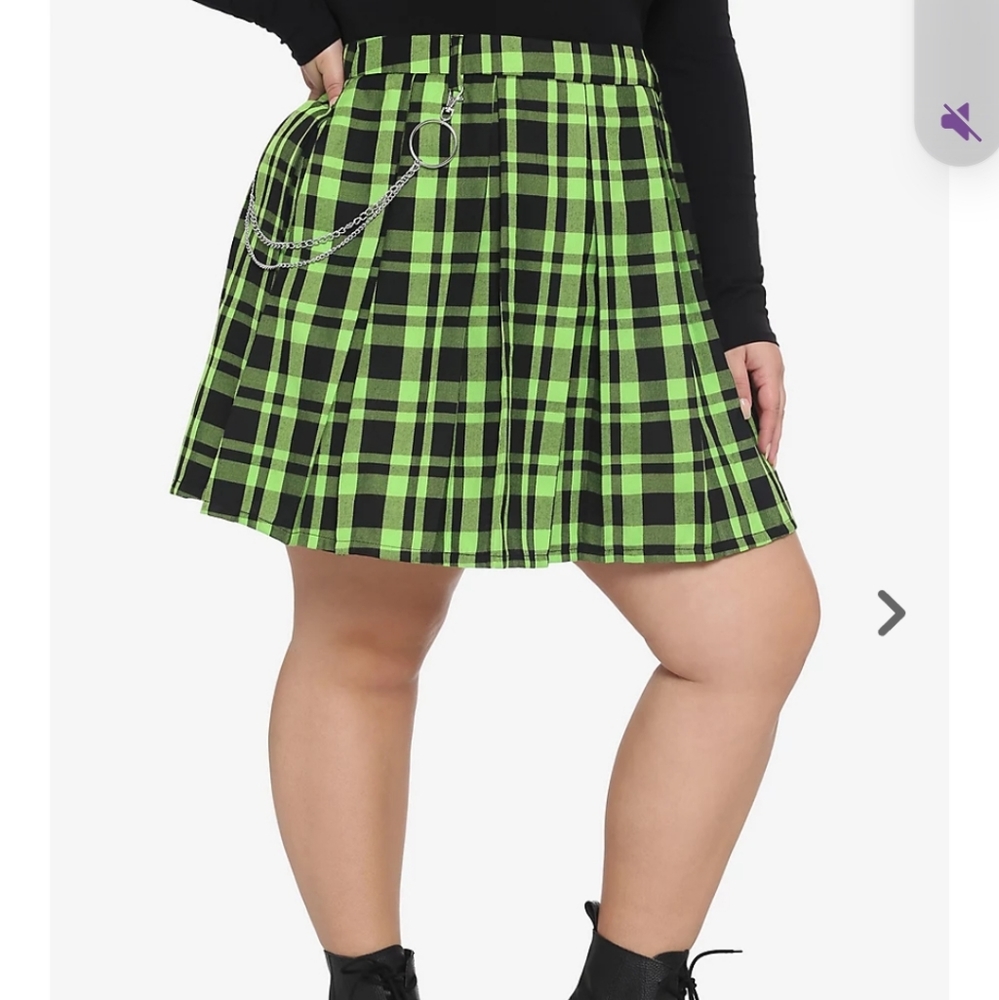 Hot Topic chained plaid skirt